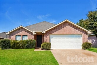 Building Photo - 1505 Nightingale Ct