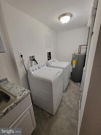 Building Photo - 8417 Lazy Creek Ct