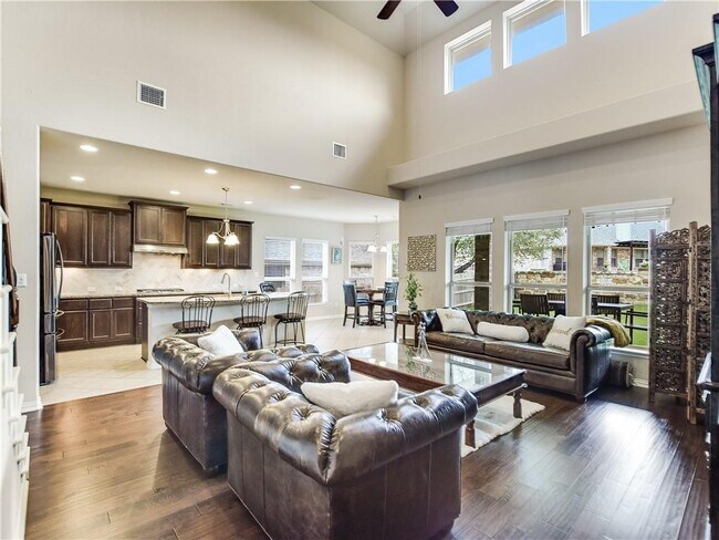 Building Photo - 137 Nantucket Cir