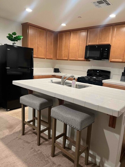 Building Photo - 1335 Meadow Ranch St