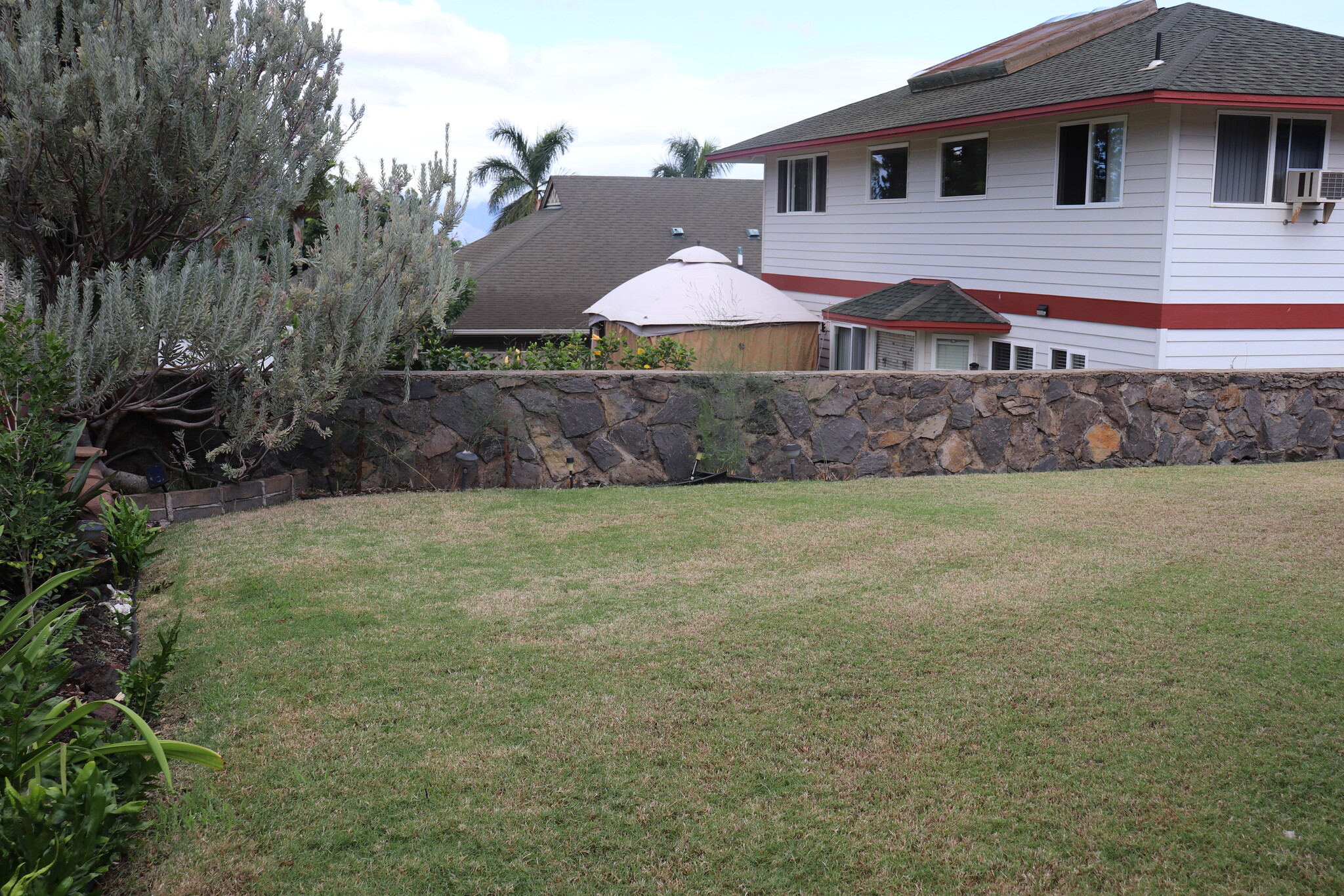 Building Photo - 2886 Ualani Street