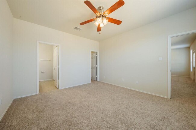 Building Photo - 132 Thrasher Cv