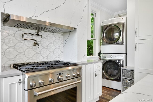 Building Photo - 57 Pintard Ave