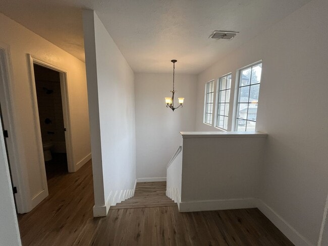 Building Photo - 3 bedroom, 2.5 bathroom home in the heart of Elk Grove