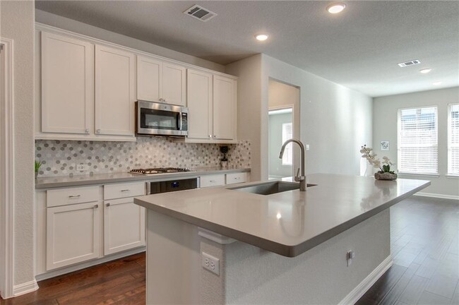 Building Photo - 2920 Coral Valley Dr