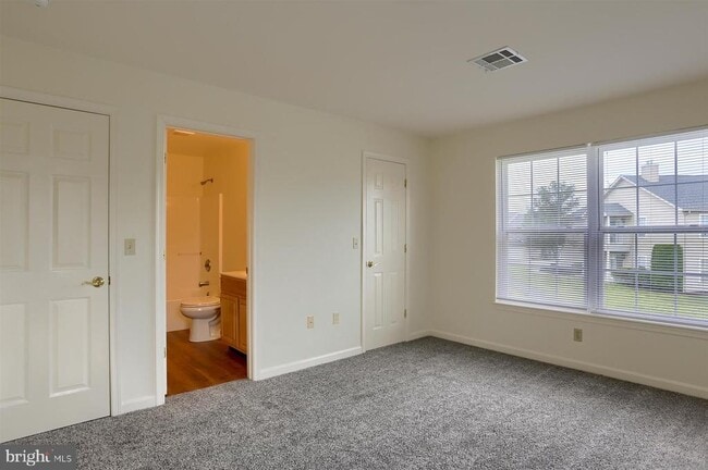 Building Photo - 122 Cardinal Ln
