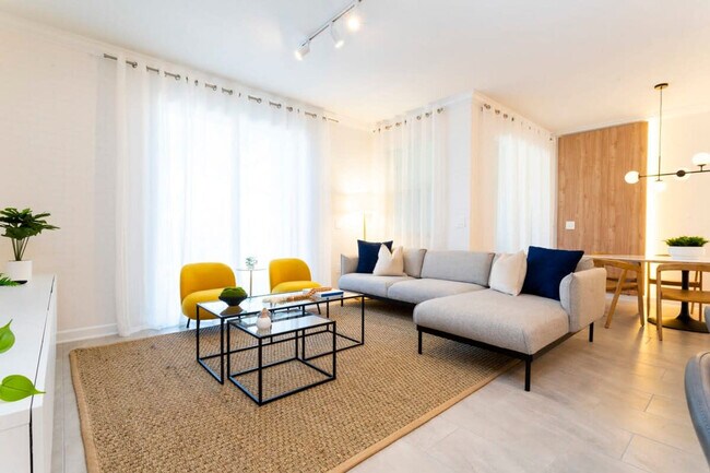 Building Photo - 4343 Scene Ln