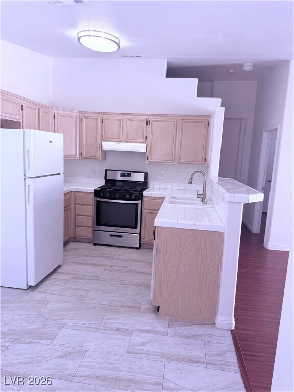 Building Photo - 2110 Los Feliz St