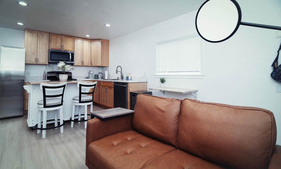 Building Photo - 730 Sunset Pky