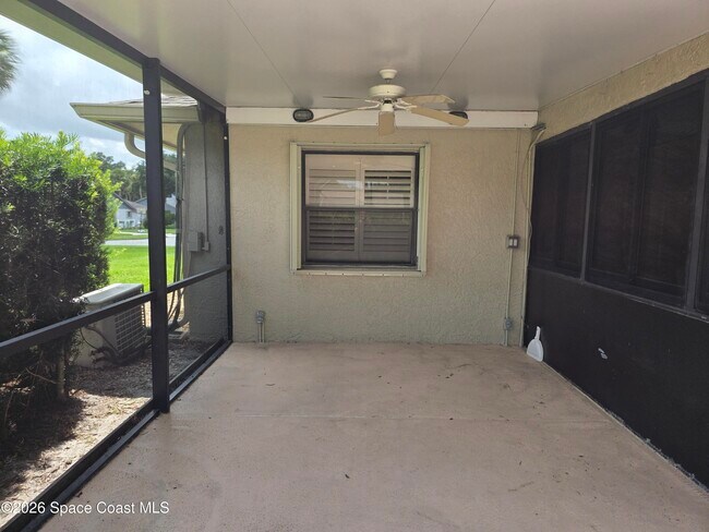 Building Photo - 1825 Fox Bay Dr