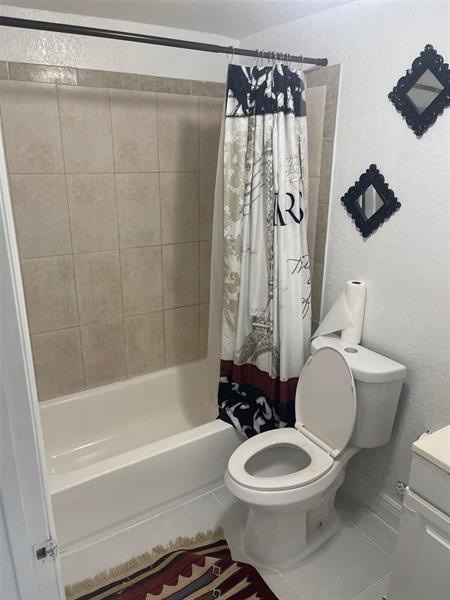 Building Photo - 408 SW 68th Ave