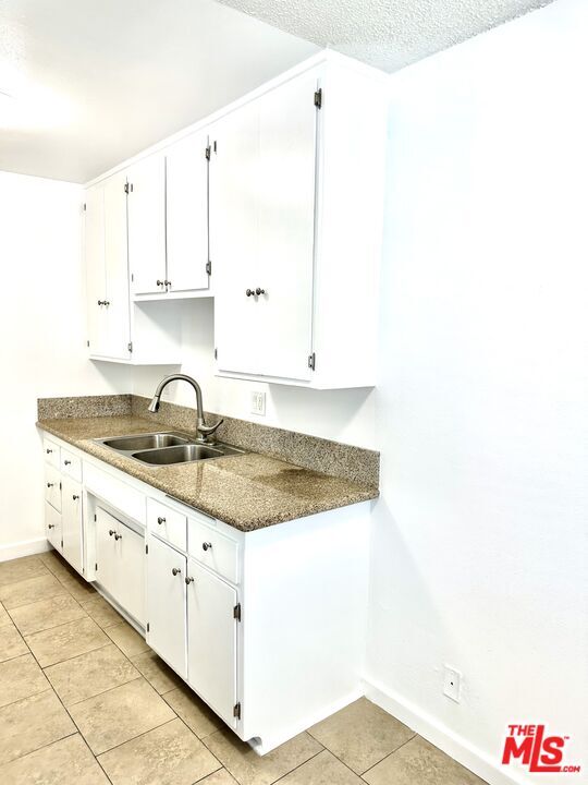 Building Photo - 4115 W Century Blvd