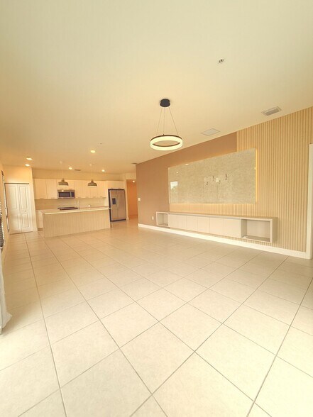 Building Photo - 8001 NW 41st St