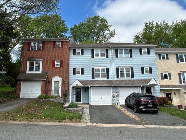 Building Photo - 5059 E Woodmill Dr