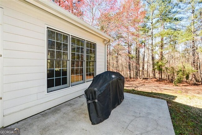Building Photo - 305 Collegiate Dr