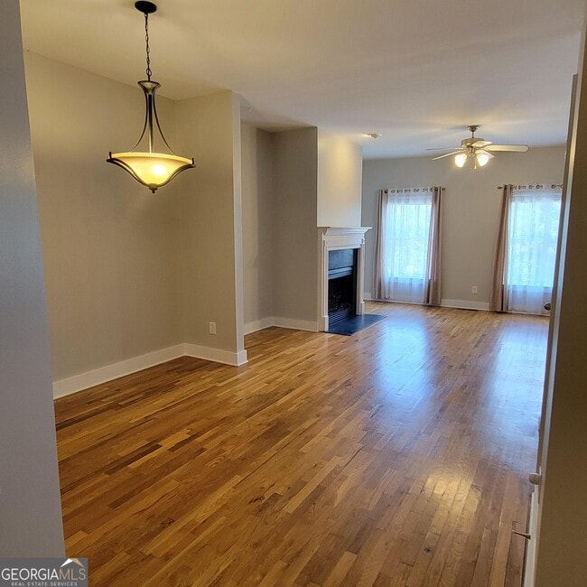 Building Photo - 1111 Surrey Ln