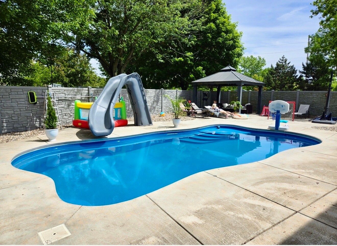 Building Photo - 25 Saxon Ct