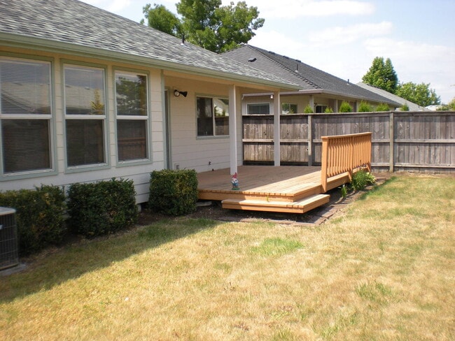 Building Photo - Three Bedroom Home in Keizer on Cul-de-sac