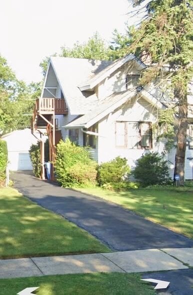 Building Photo - 2520 N Sayre Ave