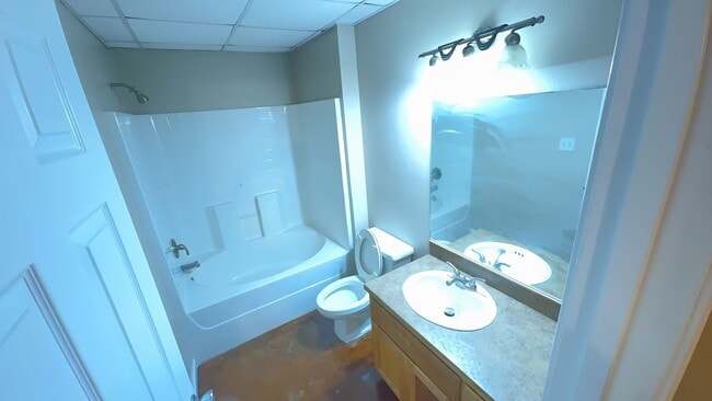 Building Photo - 147 Eureka Dr