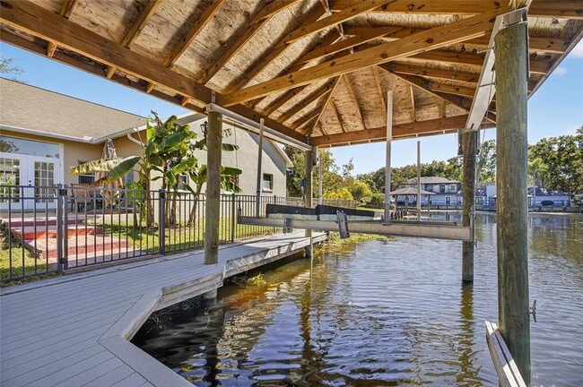 Building Photo - 172 Lake Shore Dr W