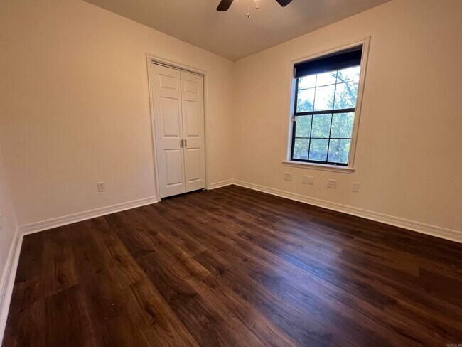 Building Photo - 31 Linda Ln