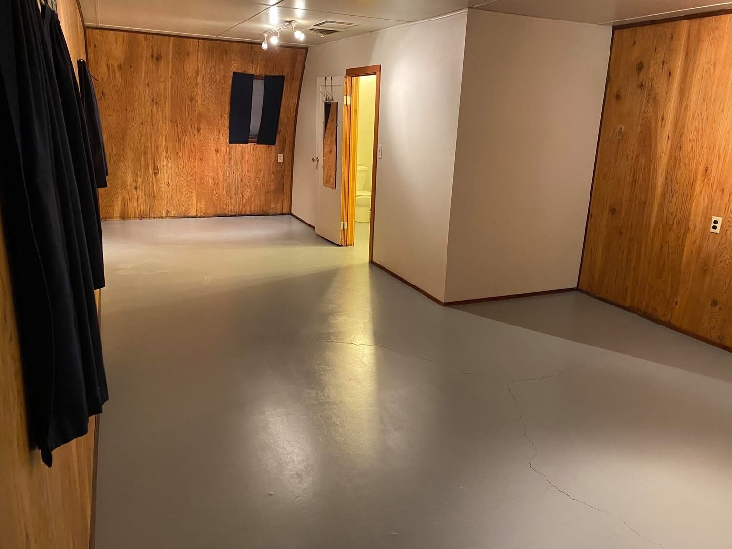 Bedroom/entry to the bathroom - 145 N Hilltop Rd
