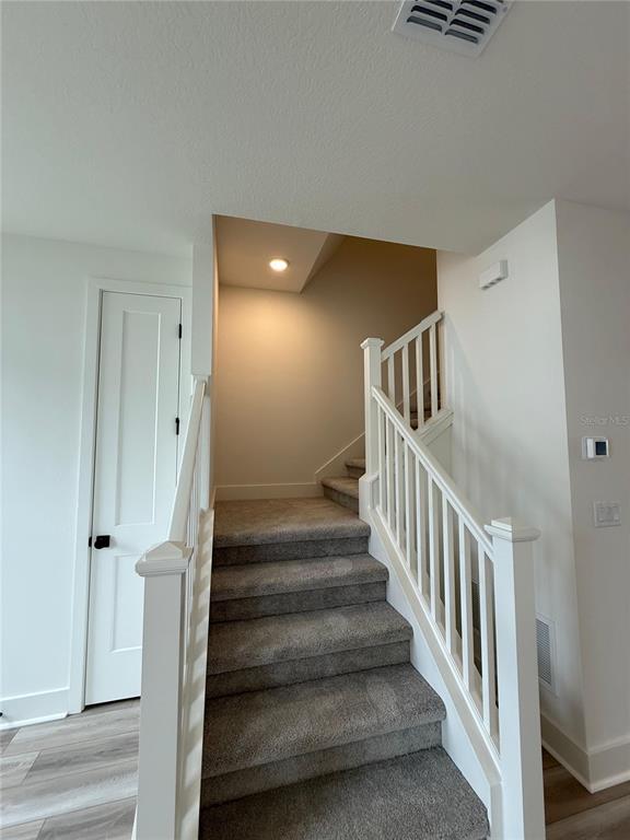 Building Photo - 15039 Groveside Rd