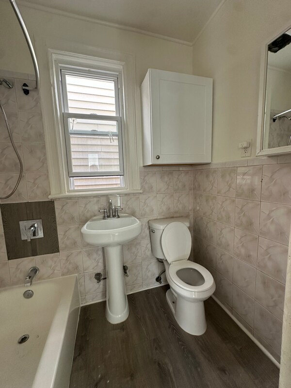 Building Photo - 118 Seaview Ave