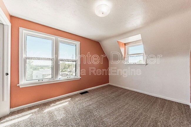 Building Photo - 6801 Irving St