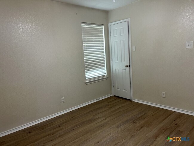Building Photo - 3905 Kevin Shaw Dr