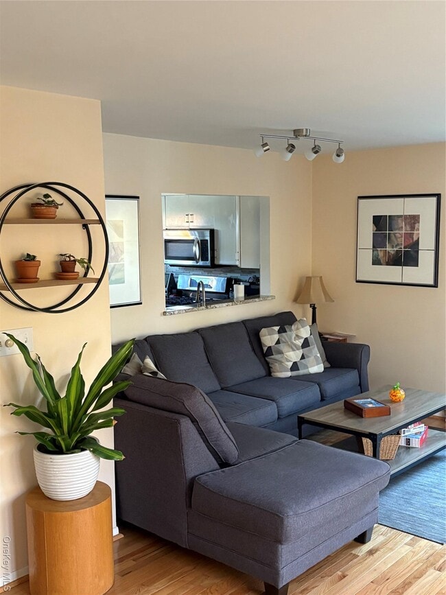 Building Photo - 48 Angela Ct