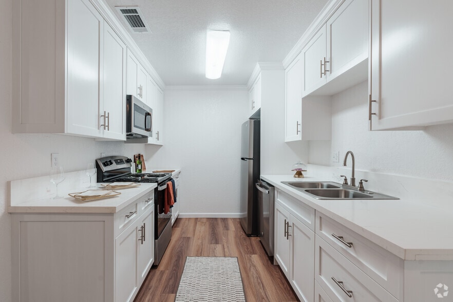 Primary Photo - Maplewood Apartments