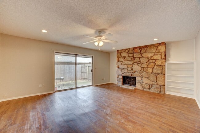 Building Photo - PETS NOT ALLOWED - Newly renovated duplex unit in the heart of midtown Tulsa