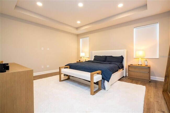 Building Photo - 5090 Shady Pnes Dr