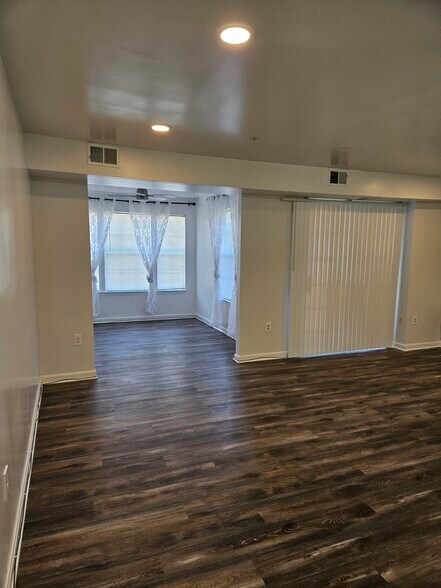 Building Photo - 2040 Alice Ave