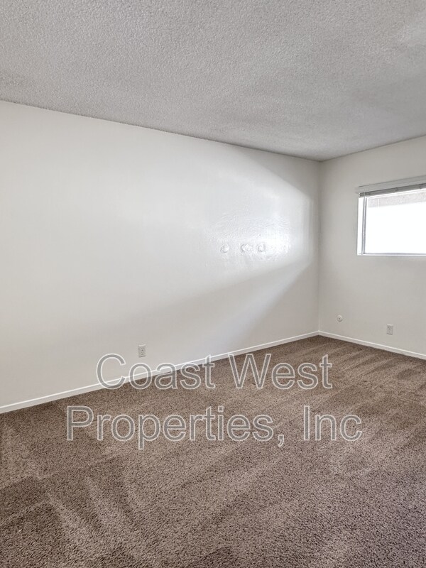 Building Photo - 1810 Broadway St