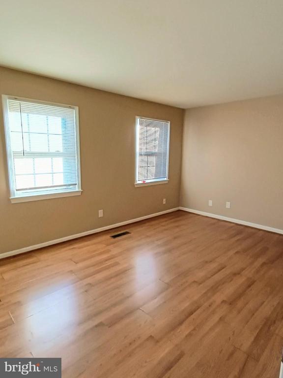 Building Photo - 337 Clay St