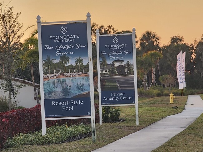 Building Photo - 11041 65th Ter E