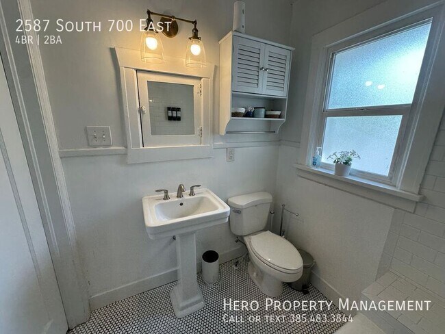 Building Photo - 2587 S 700 E