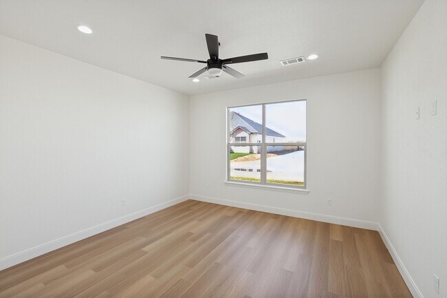 Building Photo - 19101 Sierra Madre Dr