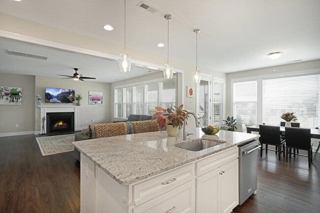 Building Photo - 2873 Angelica Rose Way