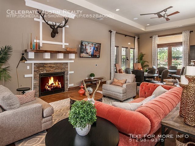 Building Photo - James on South First