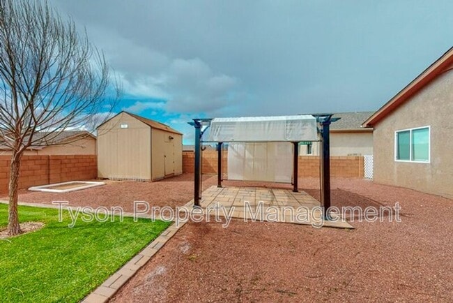 Building Photo - 3739 Clear Creek Rd