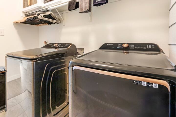 Building Photo - 528 Bronze Forest Dr