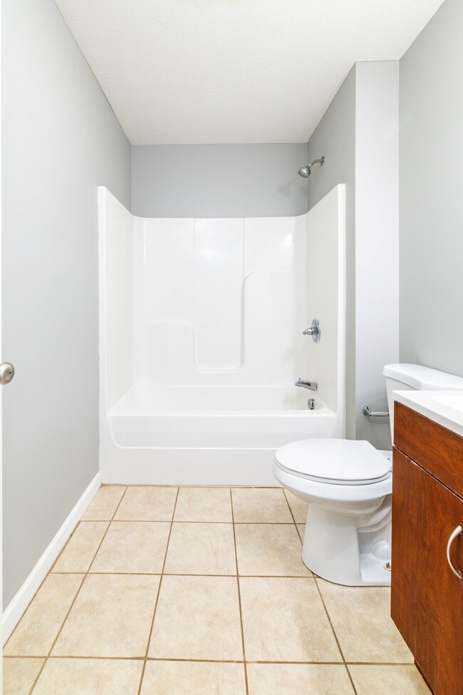 Building Photo - 2013 Paris Rd