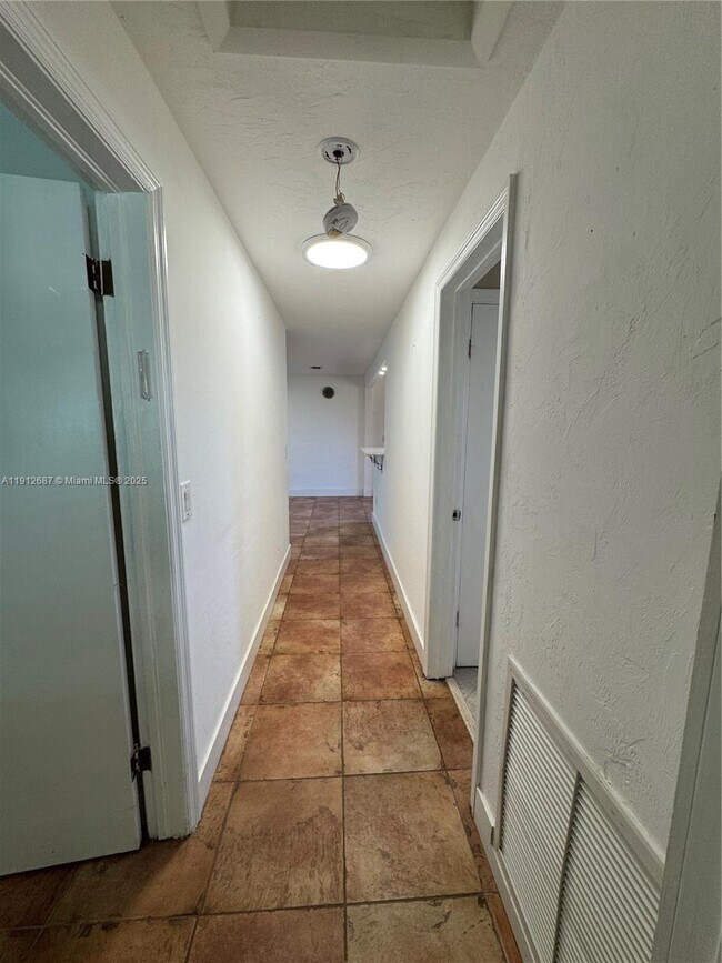 Building Photo - 3110 N 58th Ave