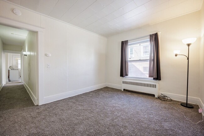 Building Photo - 3 Sumner Park