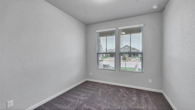 Building Photo - 1941 Colonial Ave