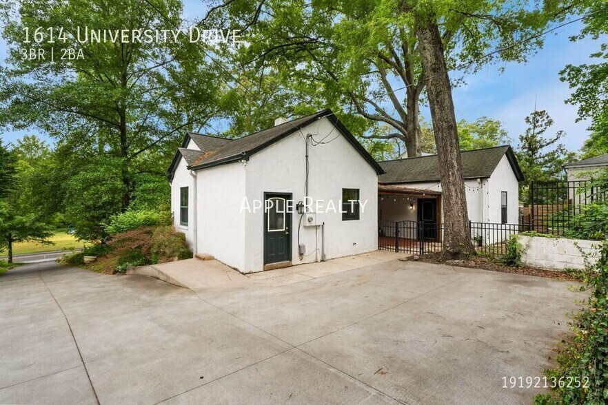 Building Photo - 1614 University Dr